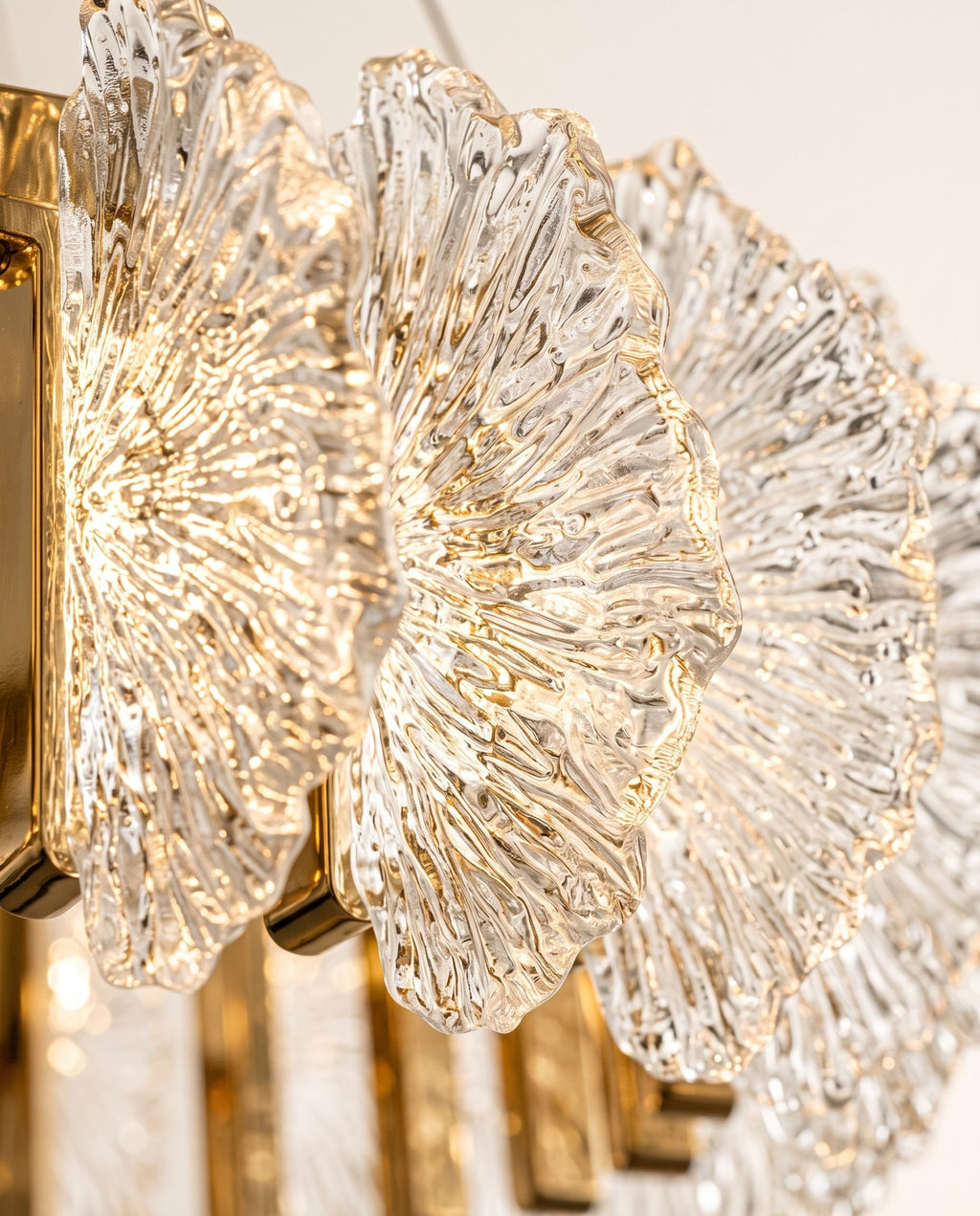 Versailles Leaf chandelier detail
