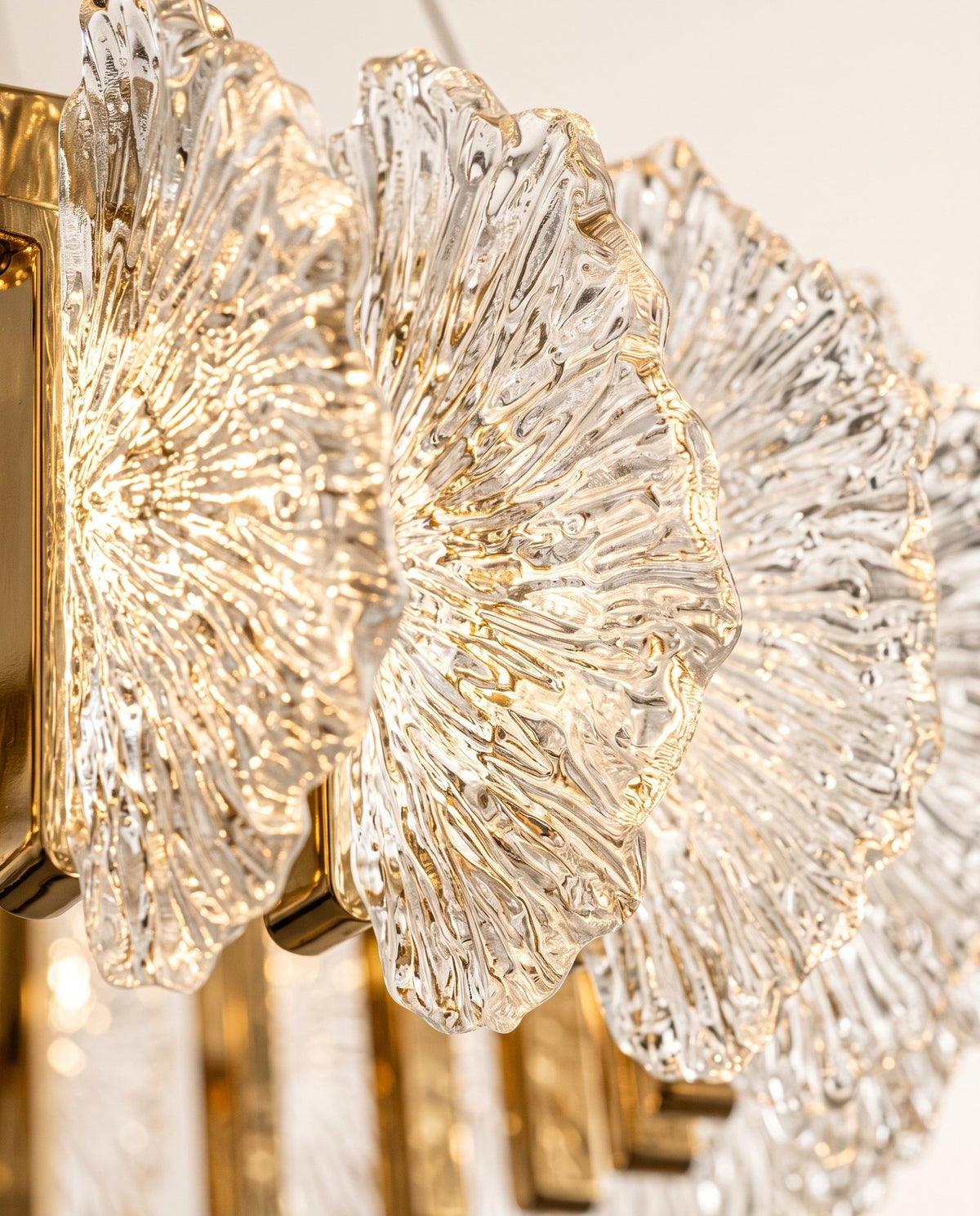 Versailles Leaf chandelier detail